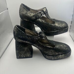 Women's Circus by Sam Edelman Black &Gold Platform Size 8.5